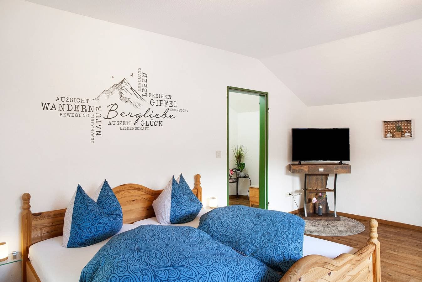 Foto 3 von 20: Studio-Apartment 'Aschaubichl – Narzisse' mit Bergblick und WLAN