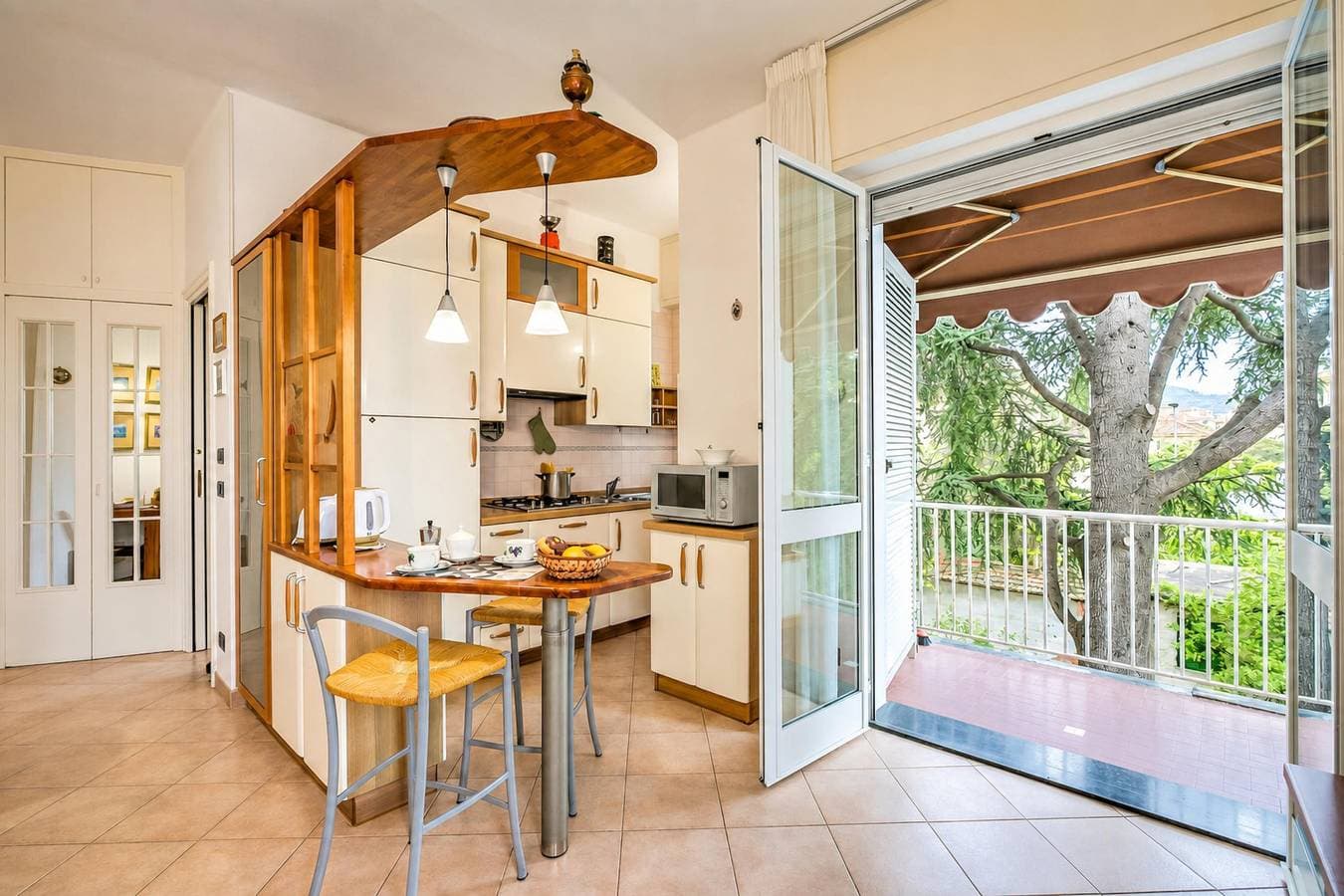 Gabri By The Sea with Balcony and Shared Garden 1
