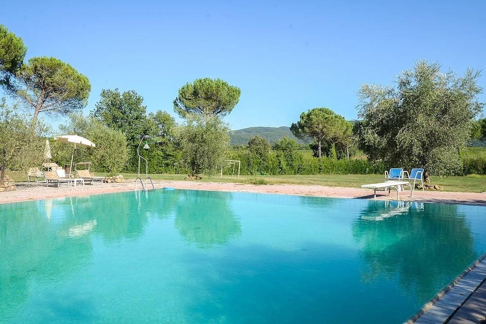 Beautiful apartment in Murlo with outdoor swimming pool 1
