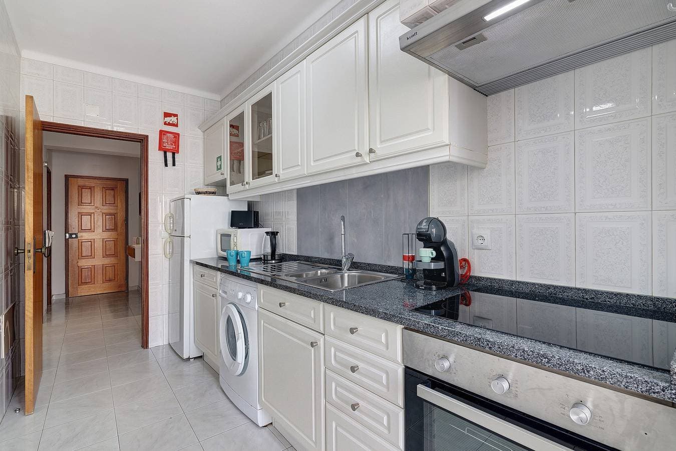 Foto 10 von 24: Apt. S. Lourenço direkt am Strand – ohne Meerblick, mit Gemeinschaftspool, Balkon & WLAN