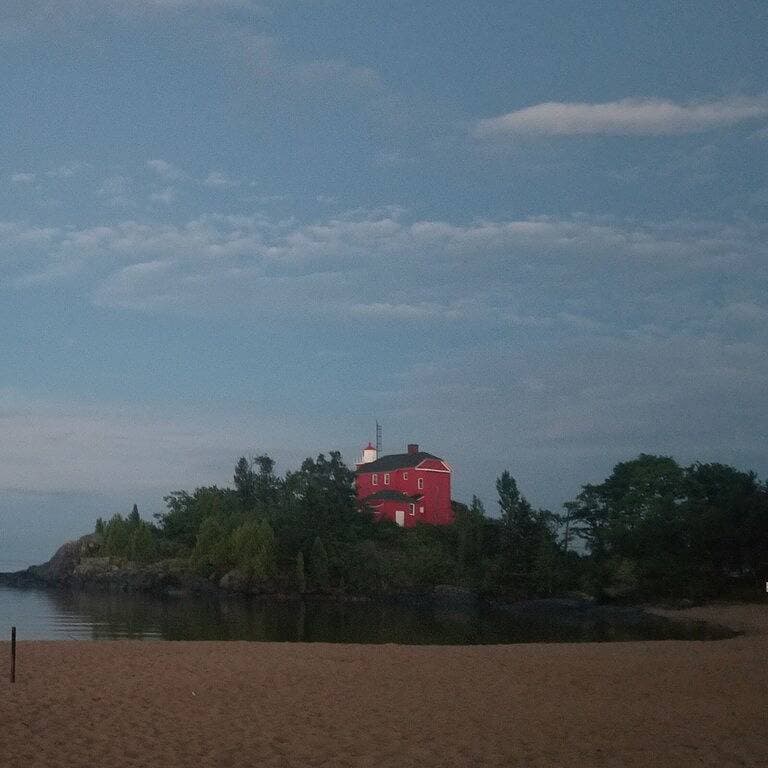 Foto 6 von 22: Charming East Side-Marquette Home Bequem zu Strand, Nmu & Krankenhaus