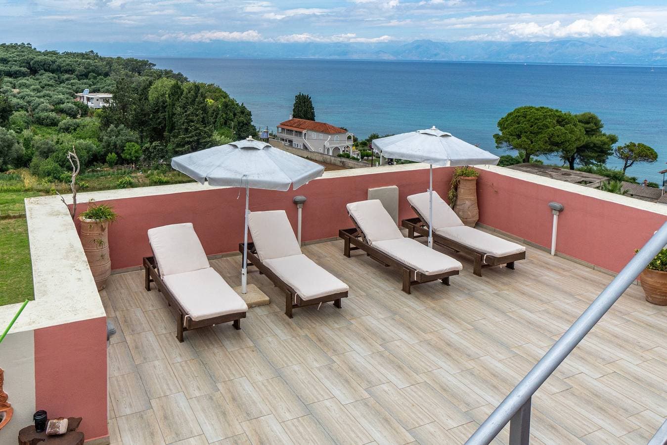 Foto 3 von 36: Einzimmerapartment 'Standard' mit Meerblick, WLAN und Klimaanlage