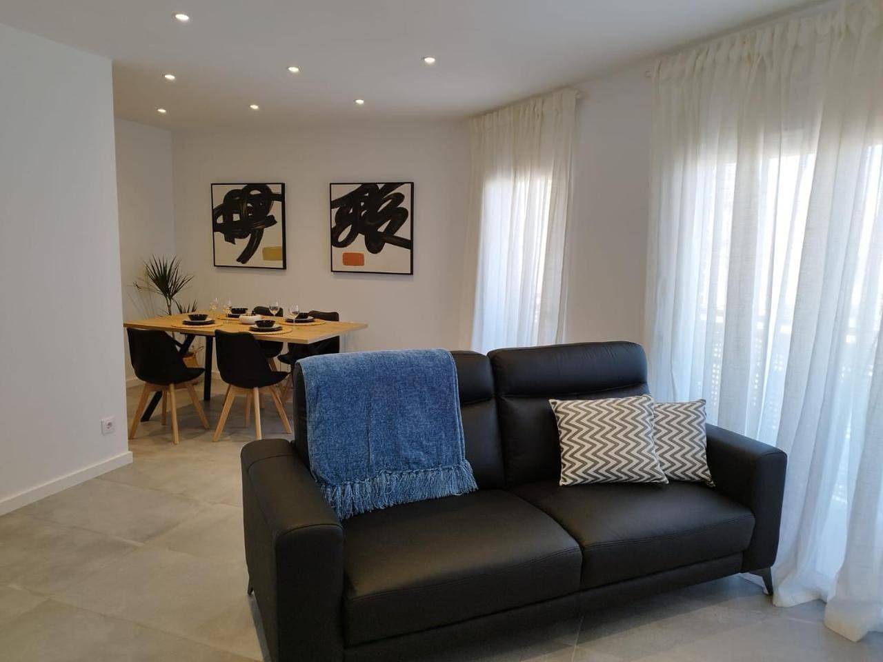 Foto 7 von 24: Apartment with Balcony