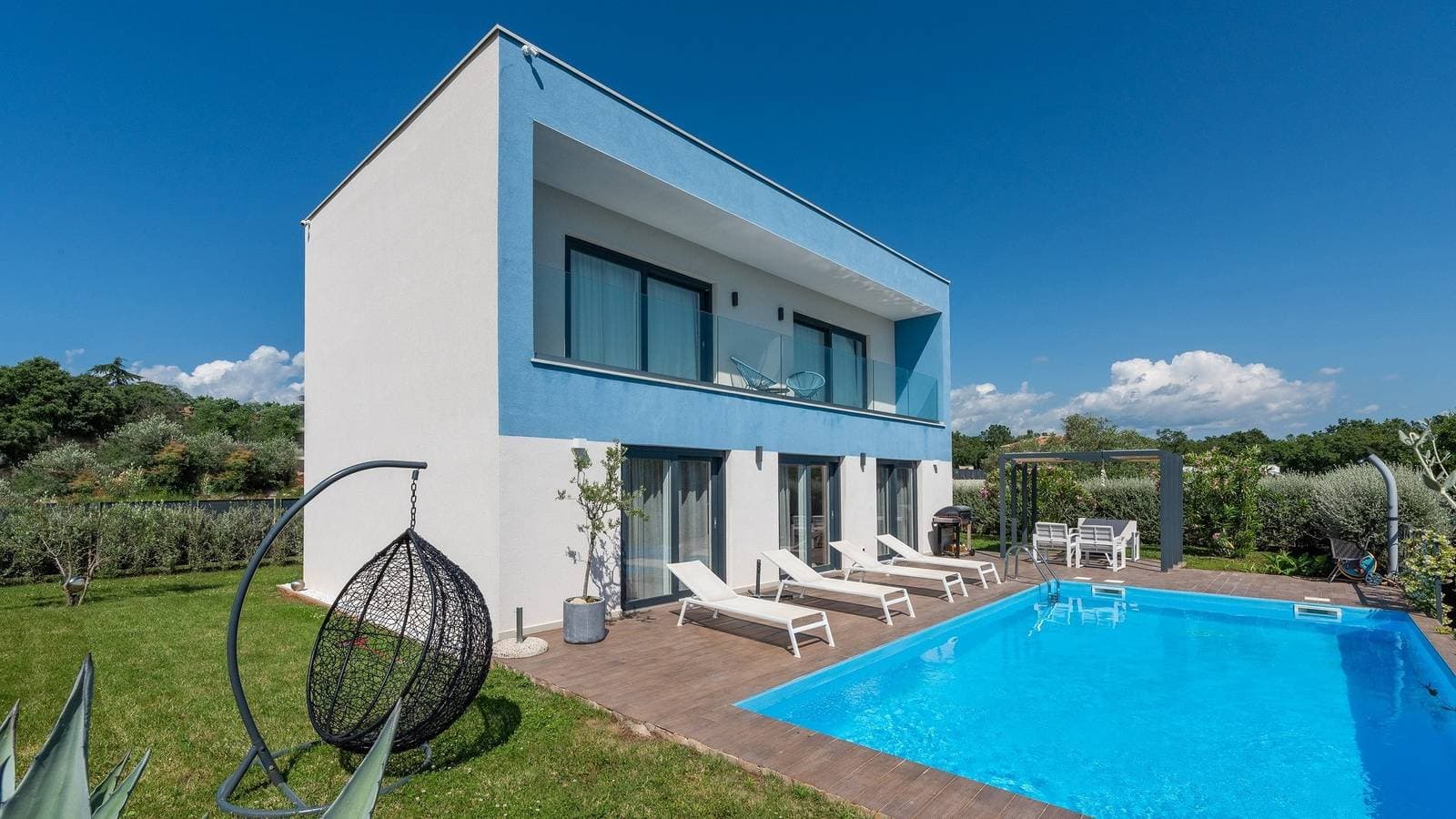 Charmante Villa Chic mit Swimmingpool 1