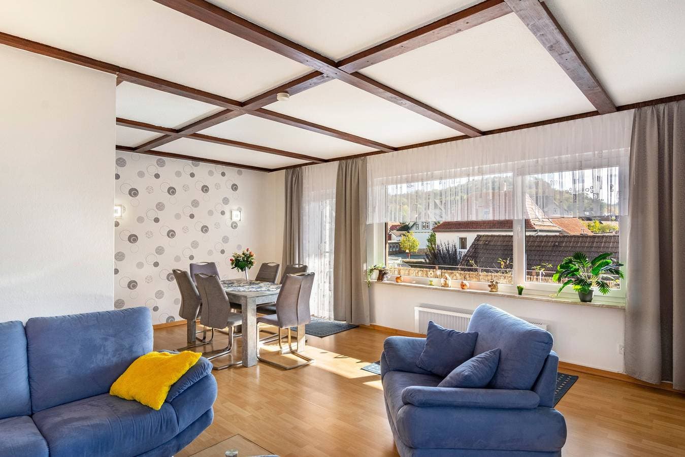 Foto 2 von 39: Ferienwohnung 'Wolfswind' mit Bergblick, Balkon und Wi-Fi
