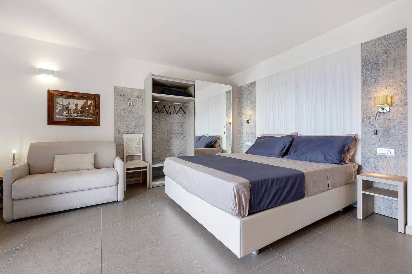 Foto 13 von 32: Eco del Garda – Deluxe Studio 101 mit überdachter Terrasse und Seeblick