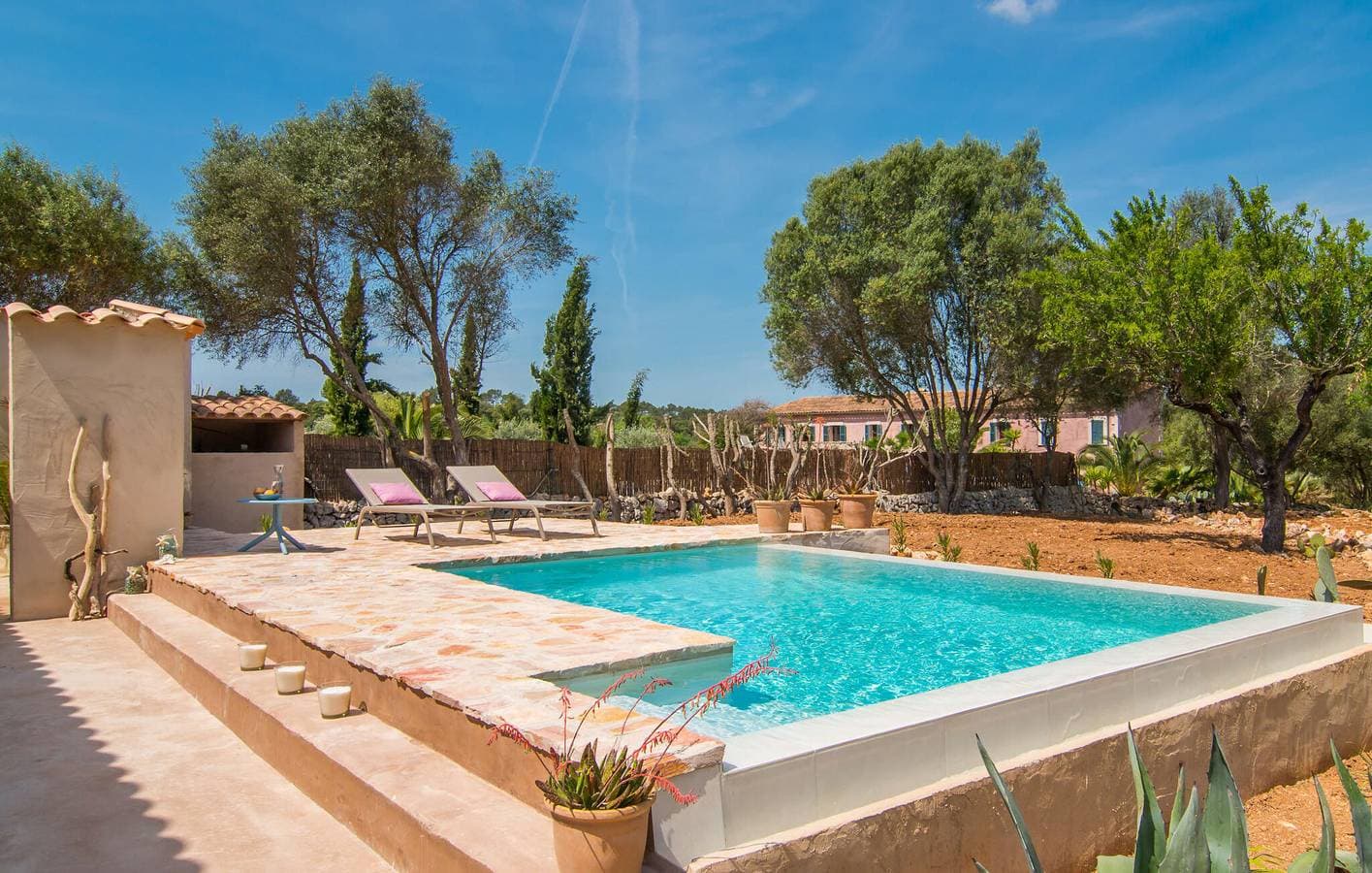 Foto 7 von 42: Jornets Terrassenrückzug mit Pool und Küche