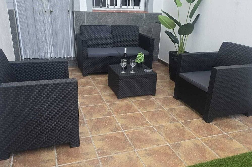 Schönes neues Haus, mit Terrasse / Solarium in Arona 1