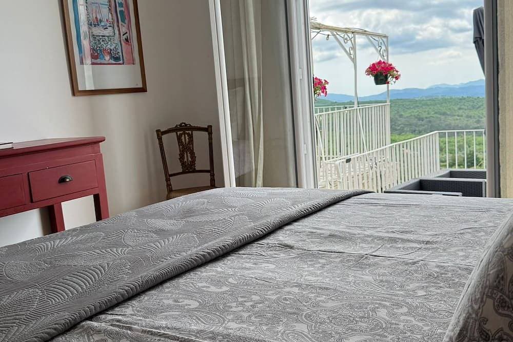 Foto 10 von 30: Geräumige Villa mit Pool und atemberaubenden Aussichten