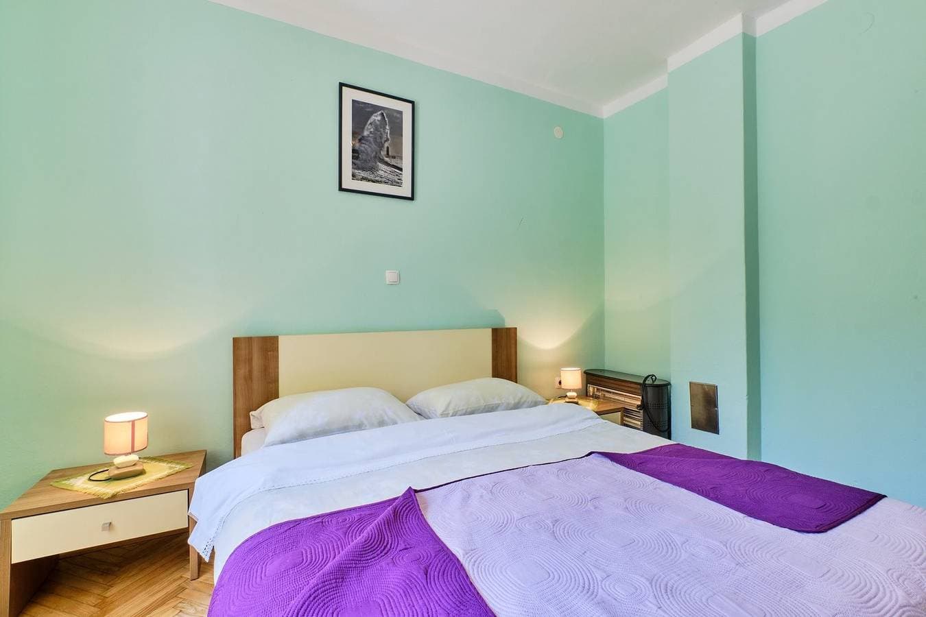 Foto 3 von 16: Das Apartment Ady 2 befindet sich im Erdgeschoss in Mali Losinj. Es ist möglich, 2 Personen unterzubringen. Es liegt in der Nähe des Strandes in der Gegend von Zagazinjine, 450 m vom Zentrum entfernt.