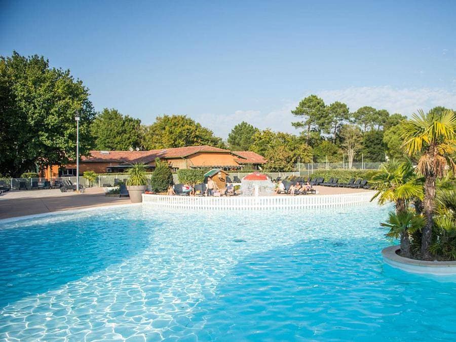 Foto 10 von 44: Camping Domaine de La Forge - Sea Green By Sunêlia - Mobilheim 4 personen - Cottage Confort 2 Zimmer 4/6 Pers.