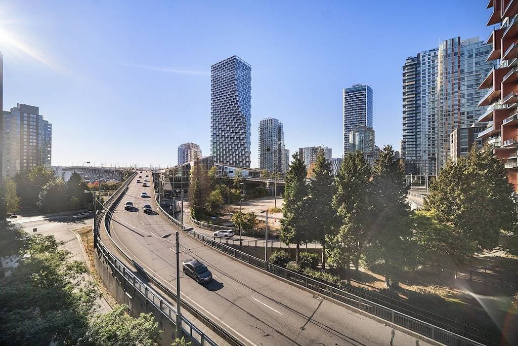 Foto 13 von 15: Luxury 1 Bedroom Apartment in Downtown Vancouver