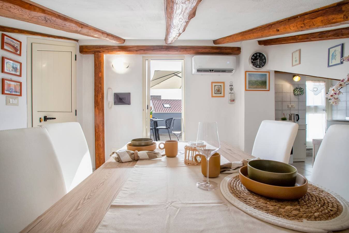 Foto 3 von 20: Ferienwohnung 'Isola Di Giava' mit privater Terrasse, WLAN und Klimaanlage