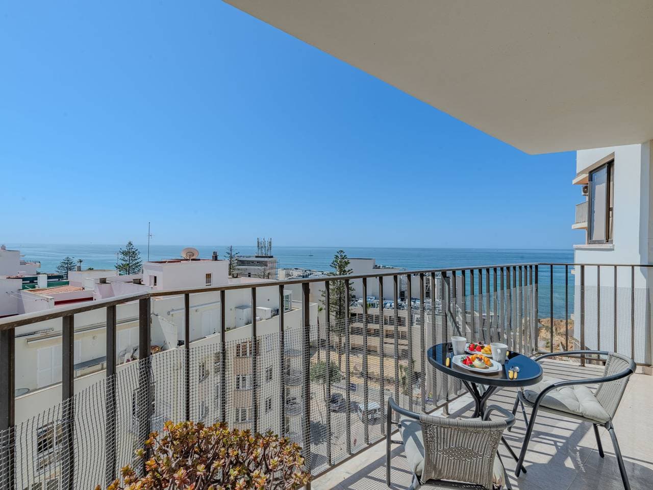 Foto 2 von 31: Excellent seafront & seaview