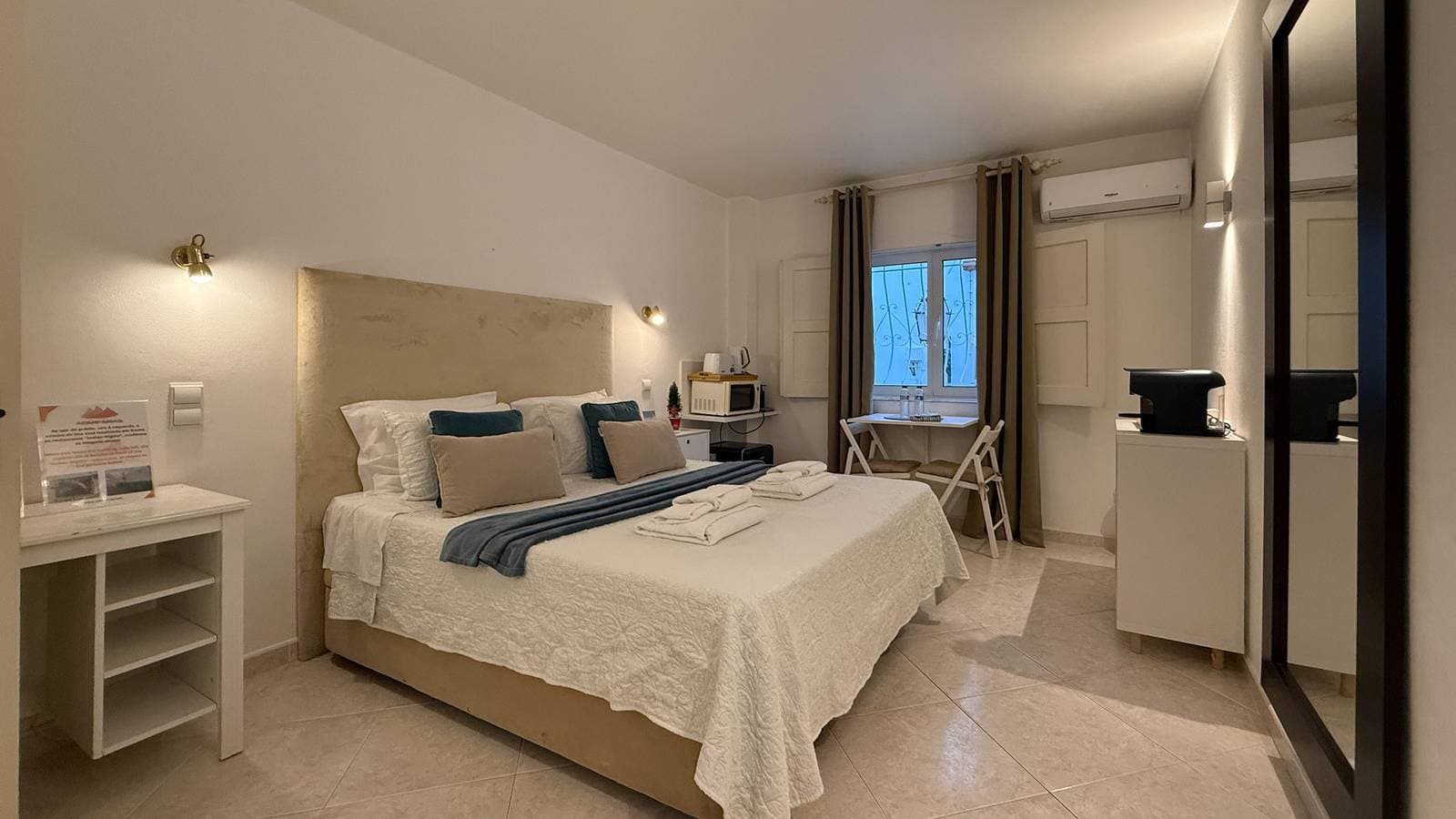 Foto 10 von 33: Sofeelings Quarto 1, Baixa de Albufeira