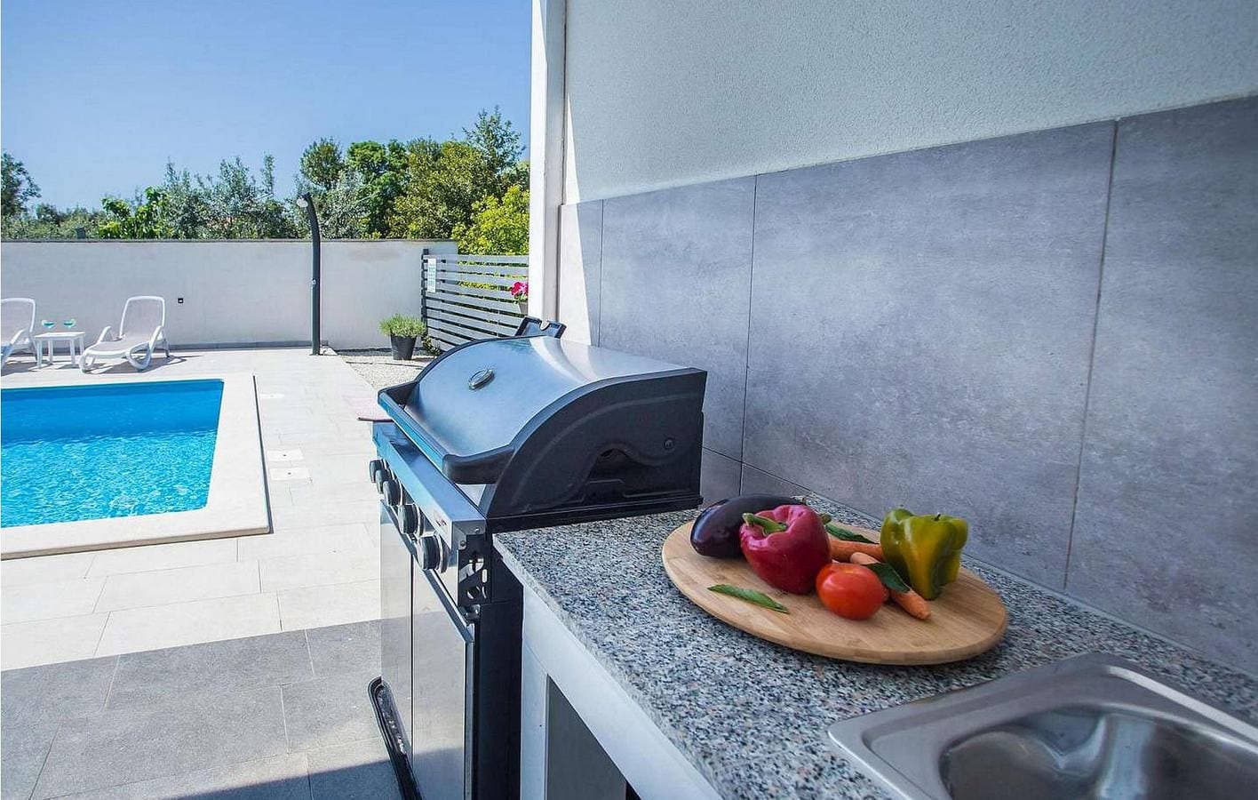 Foto 10 von 39: Modernes Apartment, 1 km vom Strand entfernt, mit Terrasse, Parkplatz und WLAN