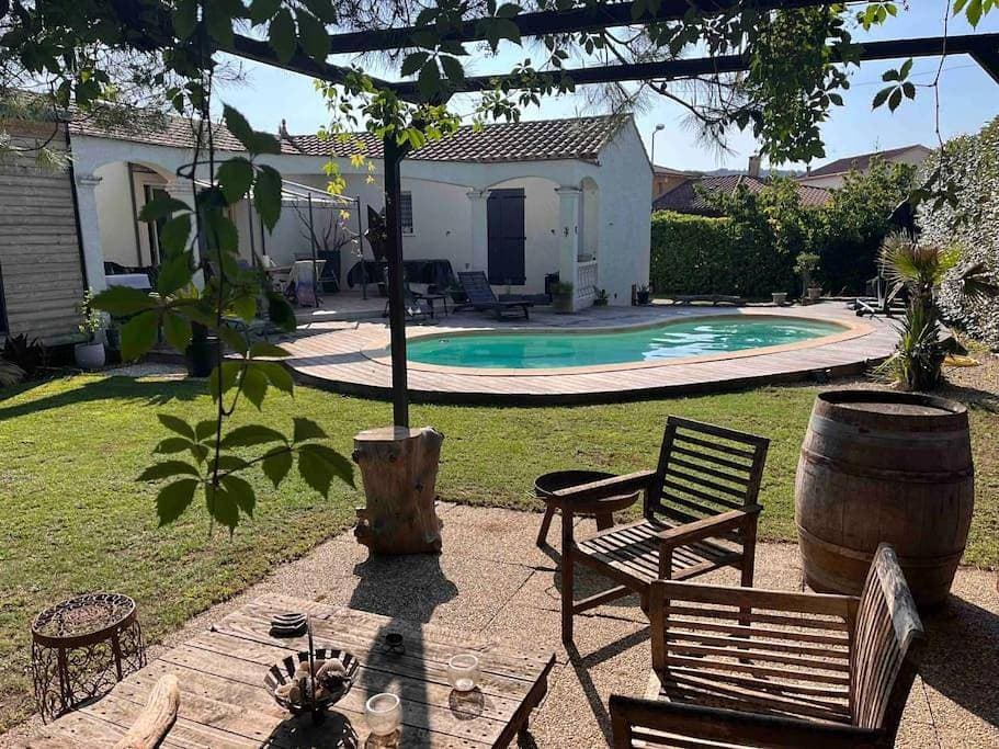 Villa climatisée, piscine, sauna, rivière, nature 1