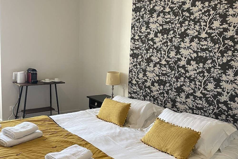 Charming double room at Château Le Fresne 1
