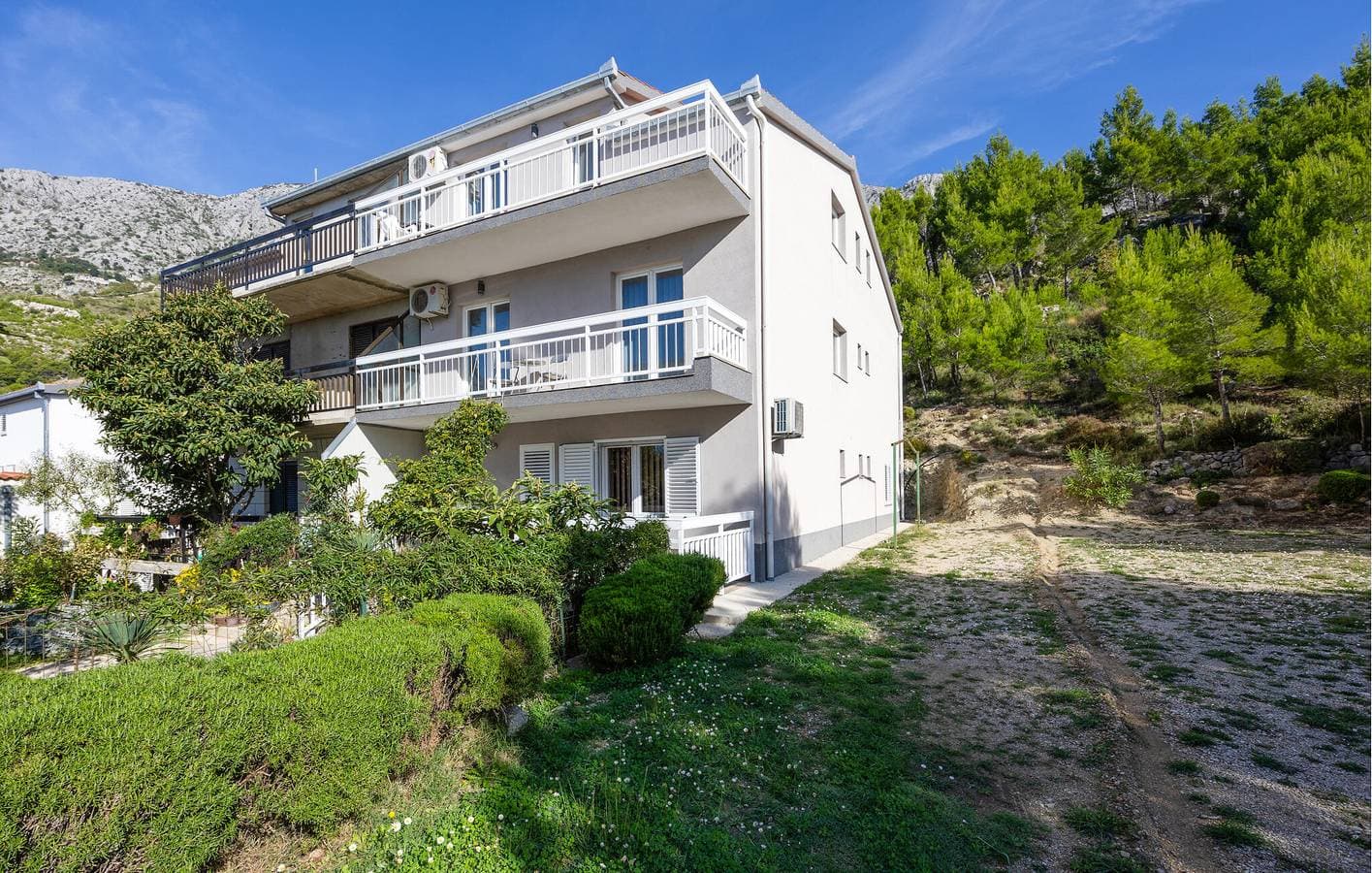 Foto 2 von 23: Modernes Apartment mit Terrasse, Parkplatz und WLAN – 600 m vom Strand entfernt