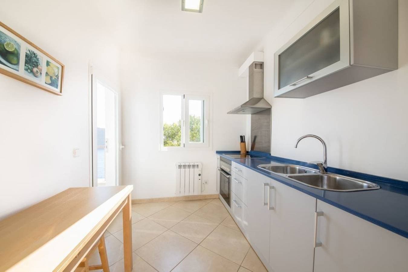 Foto 10 von 18: Ferienwohnung Ponent mit Meerblick, Bergblick, Balkon, Terrasse & Pool