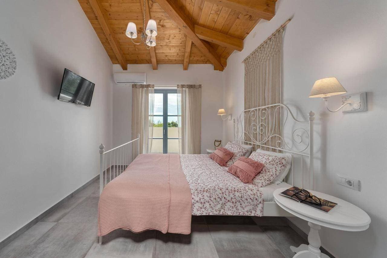 Foto 5 von 5: Villa with Private Pool