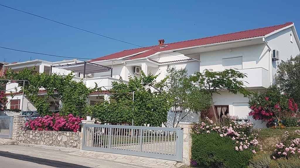 Ferienwohnung in Ljubač mit Meerblick, Balkon, Klimaanlage, W-Lan (809-3) 1
