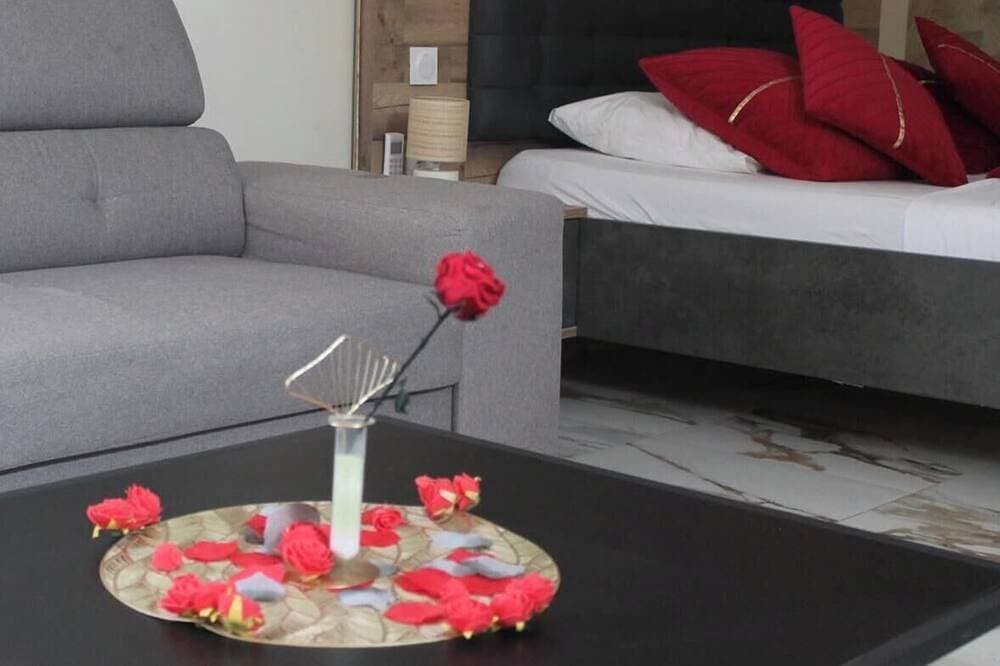 Foto 6 von 20: Romantic Escape & Jacuzzi! Near Zoo Beauval