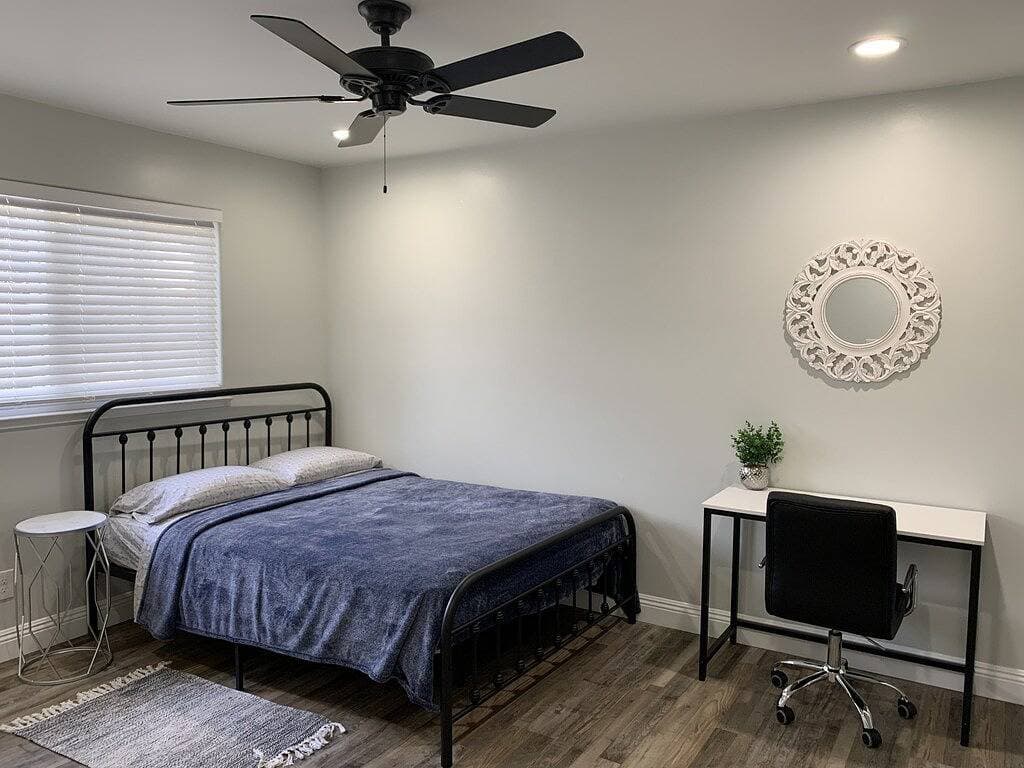 Foto 13 von 20: Cozy 3 bed/ 2 bath with a Brewery Feel Patio