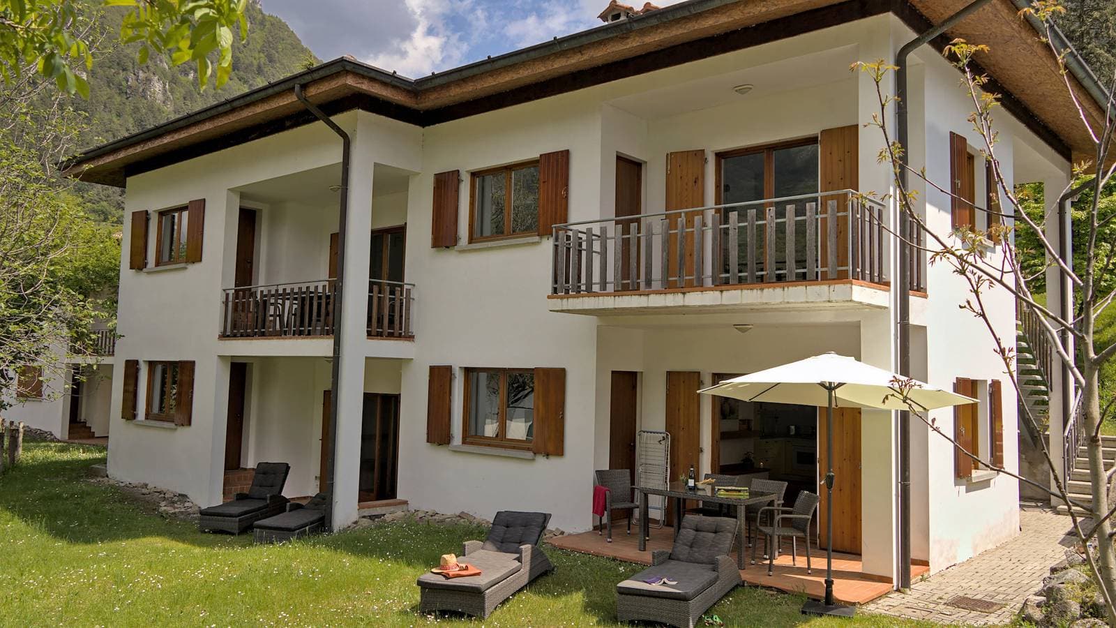Foto 12 von 17: Ferienwohnung für 4 Personen mit Seeblick