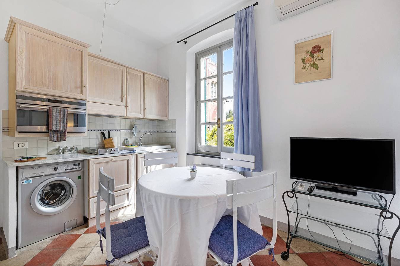 Foto 4 von 13: Haustierfreundliche Ferienwohnung Monolocale Isotta mit Bergblick, Balkon und WLAN