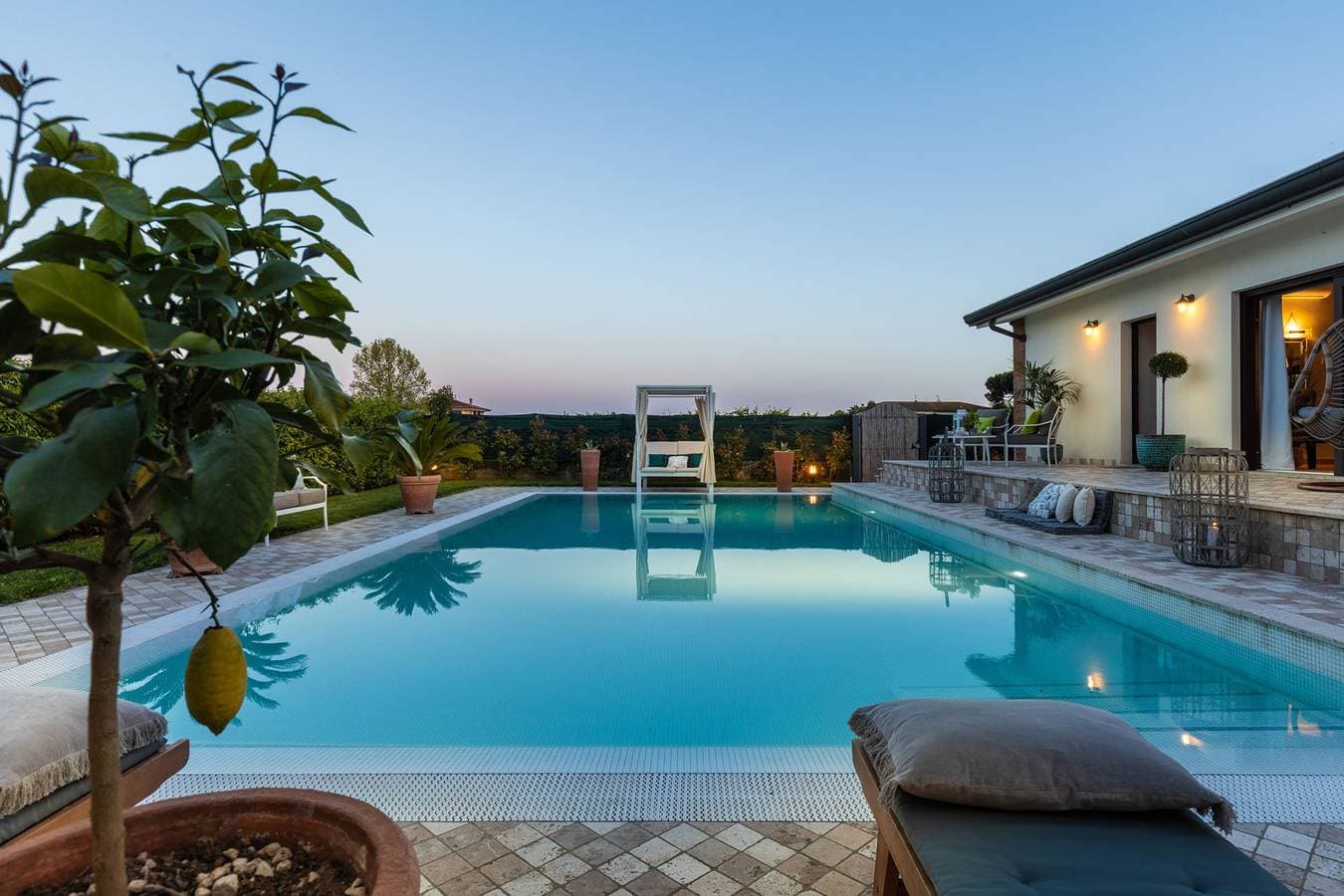Foto 8 von 43: The Luxury Beach Villa