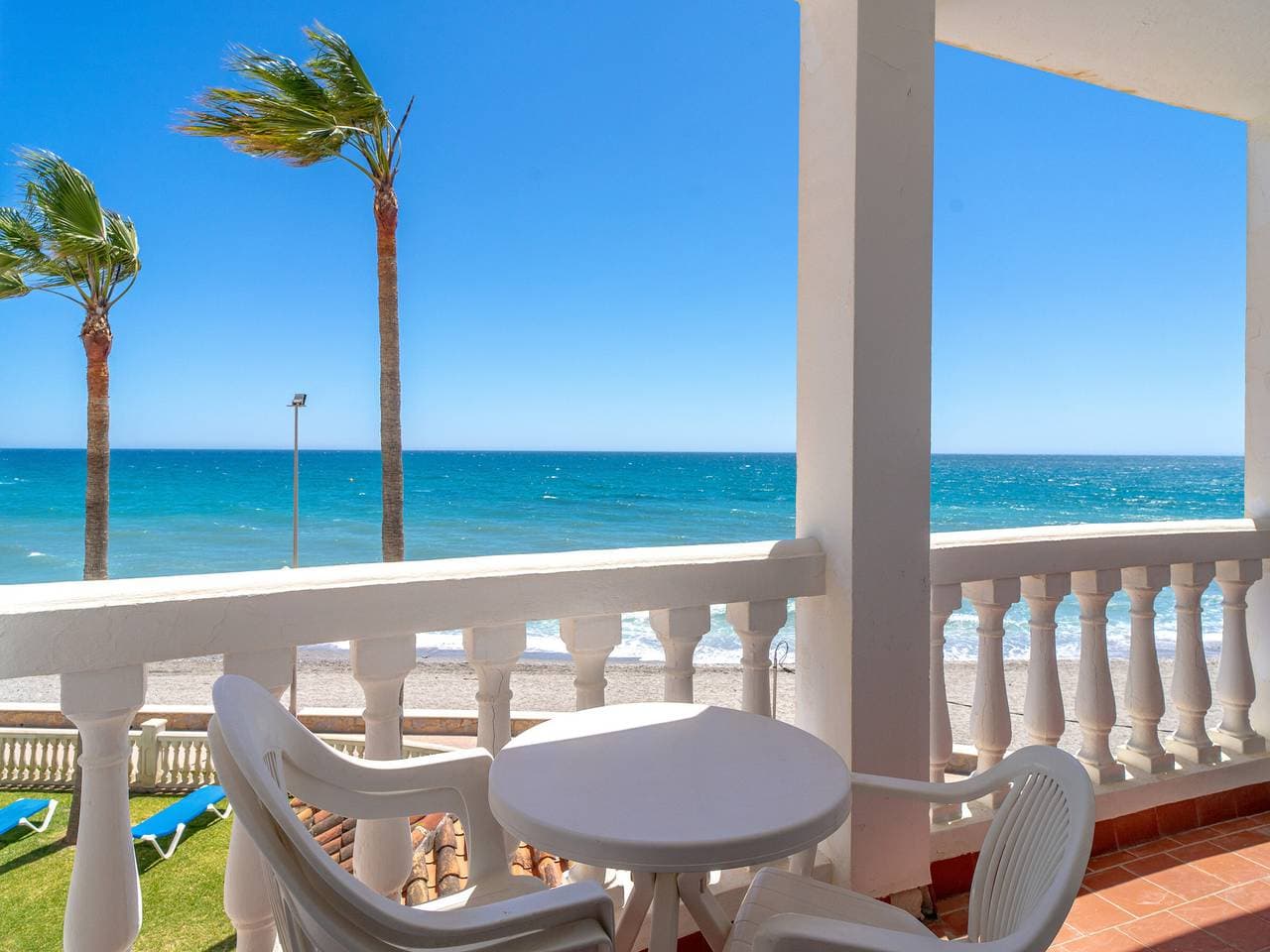 Foto 12 von 36: Wohnung am Strand in Nerja mit Pool und Klimaanlage