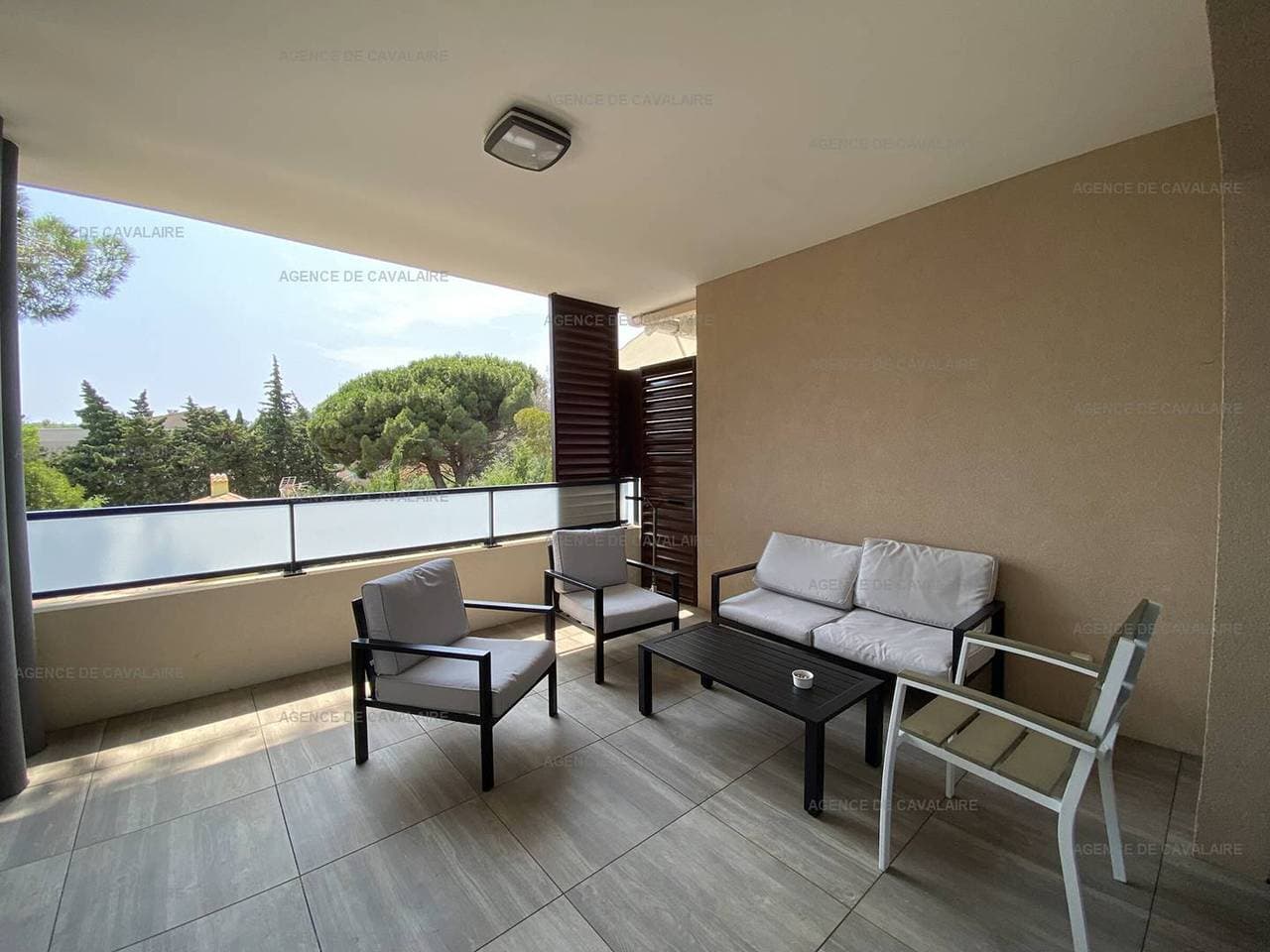 Schöne 3-Zimmer-Wohnung, klimatisiert, 2 Minuten vom Strand entfernt, mit großer Terrasse. 1