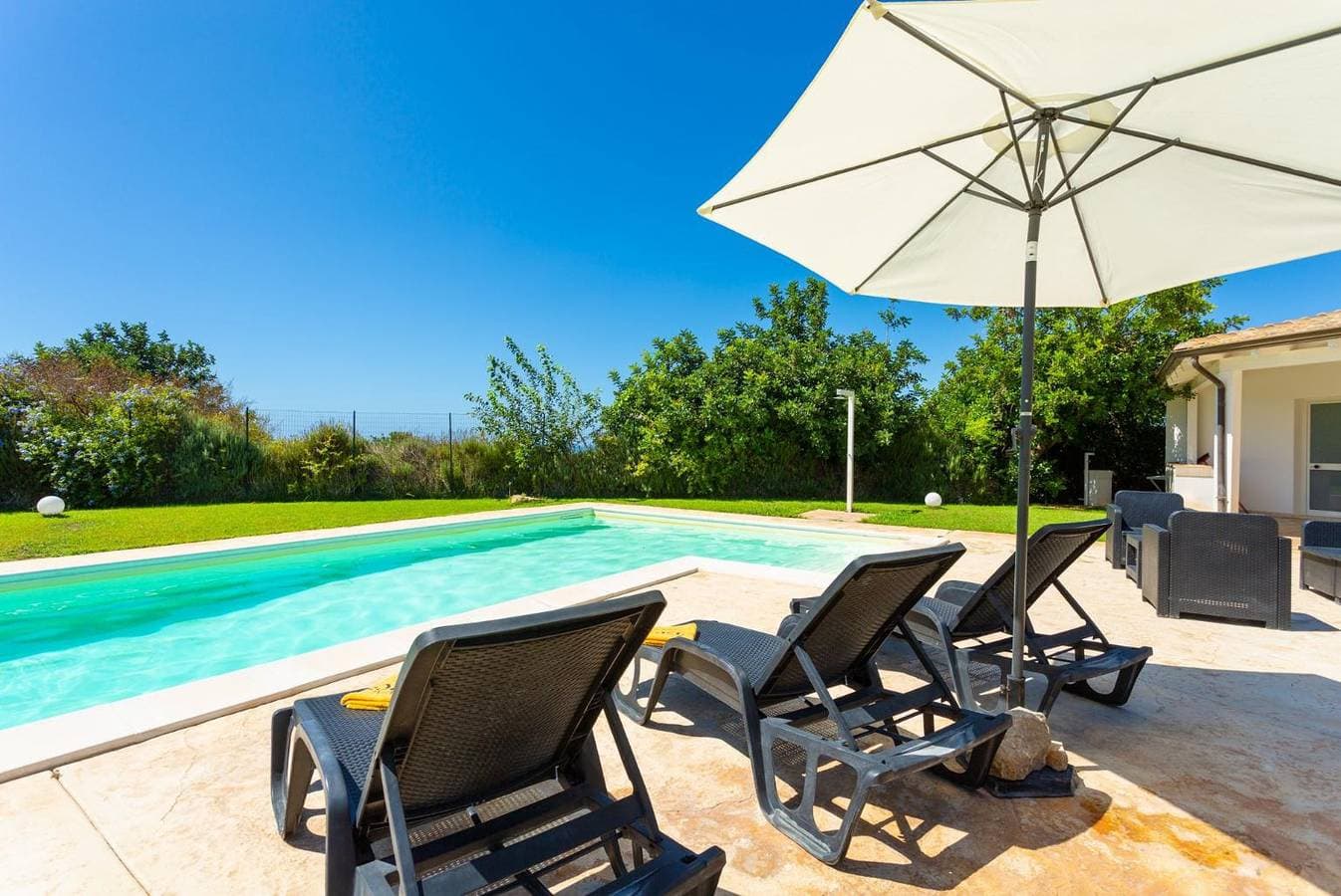Foto 8 von 27: Villa für 4 Personen mit Meerblick