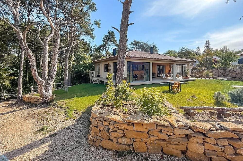 3 bedroom gorgeous home in Plan d'Aups-Sainte-Bau 1