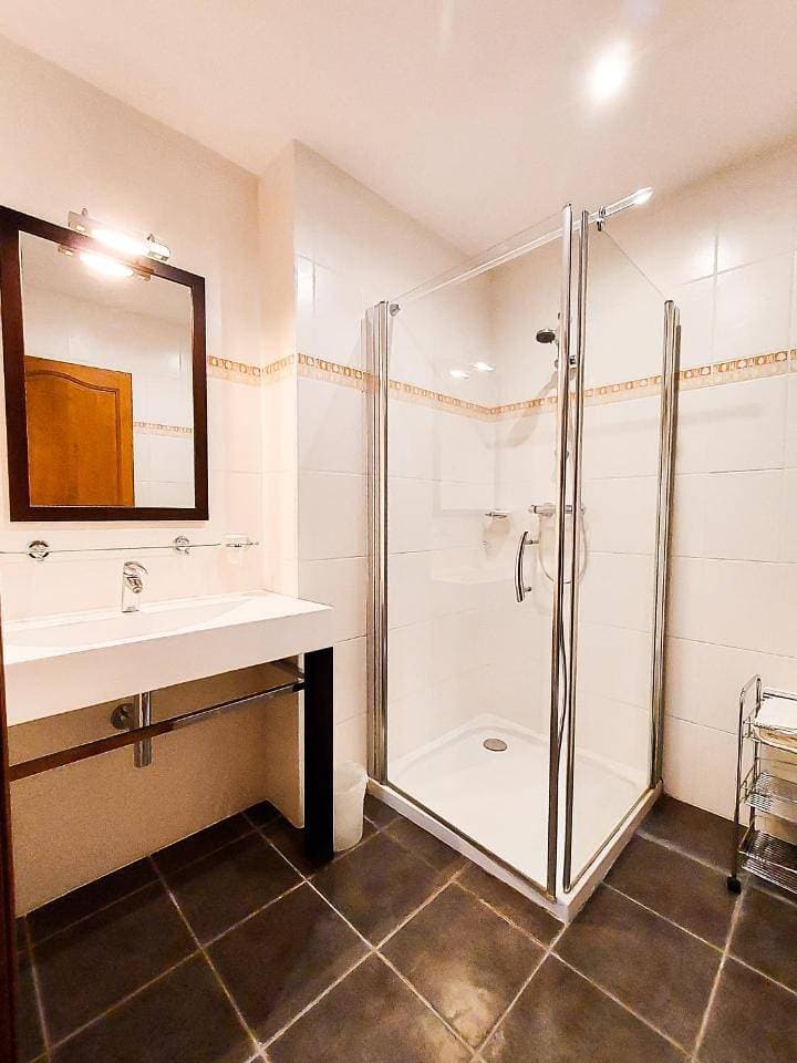 Foto 9 von 9: Double Room with Private Bathroom