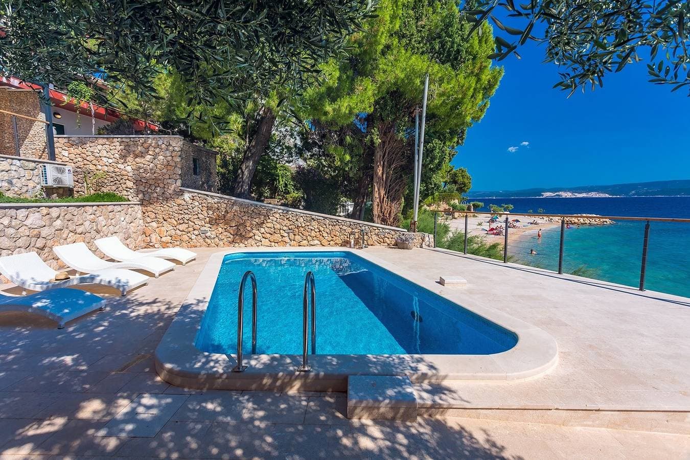 Foto 11 von 51: Beachfront Casa Ahoi with 2 bedrooms, heated pool, Villa with amazing sea views