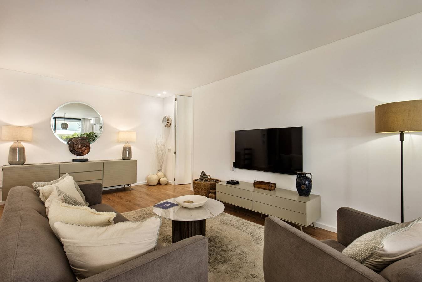 Foto 3 von 43: Del Mar Apartment - Bt