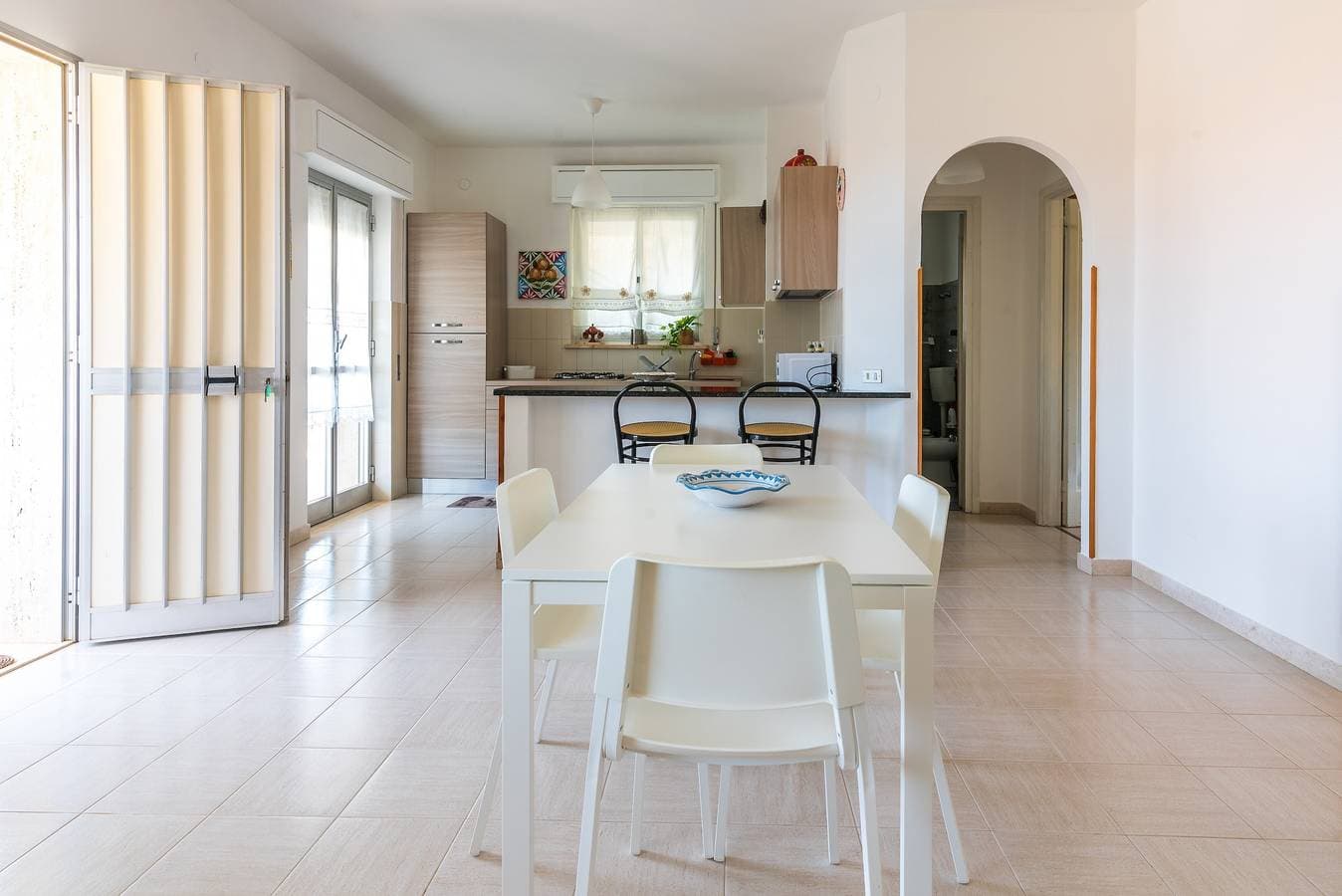Foto 8 von 38: Ferienhaus „Villa Clara“ mit Meerblick, überdachter Terrasse und Garten