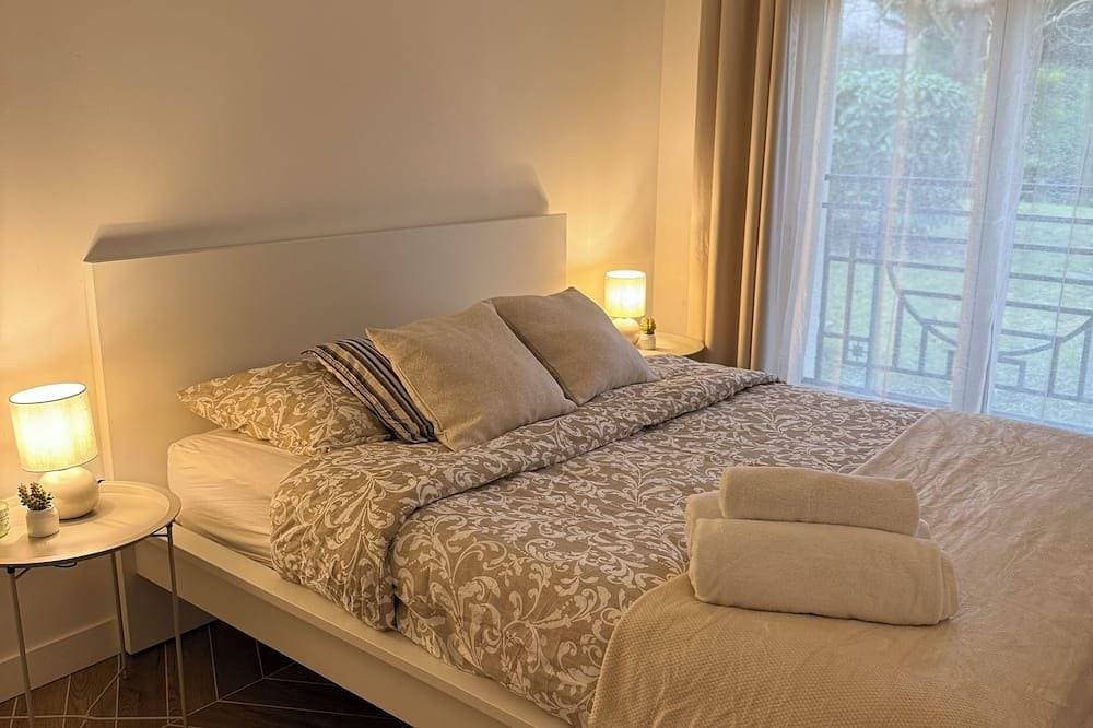 Foto 5 von 24: Cosy apartment near Paris (10 min Eiffel Tower and Champs Elysées)