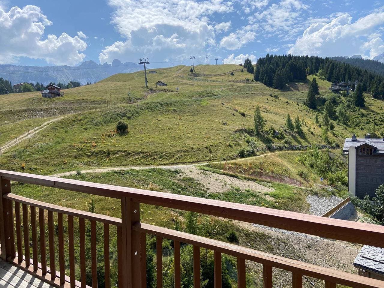 Foto 6 von 8: Ski-In Studio in Courchevel 1650 - Sonnige Terrasse