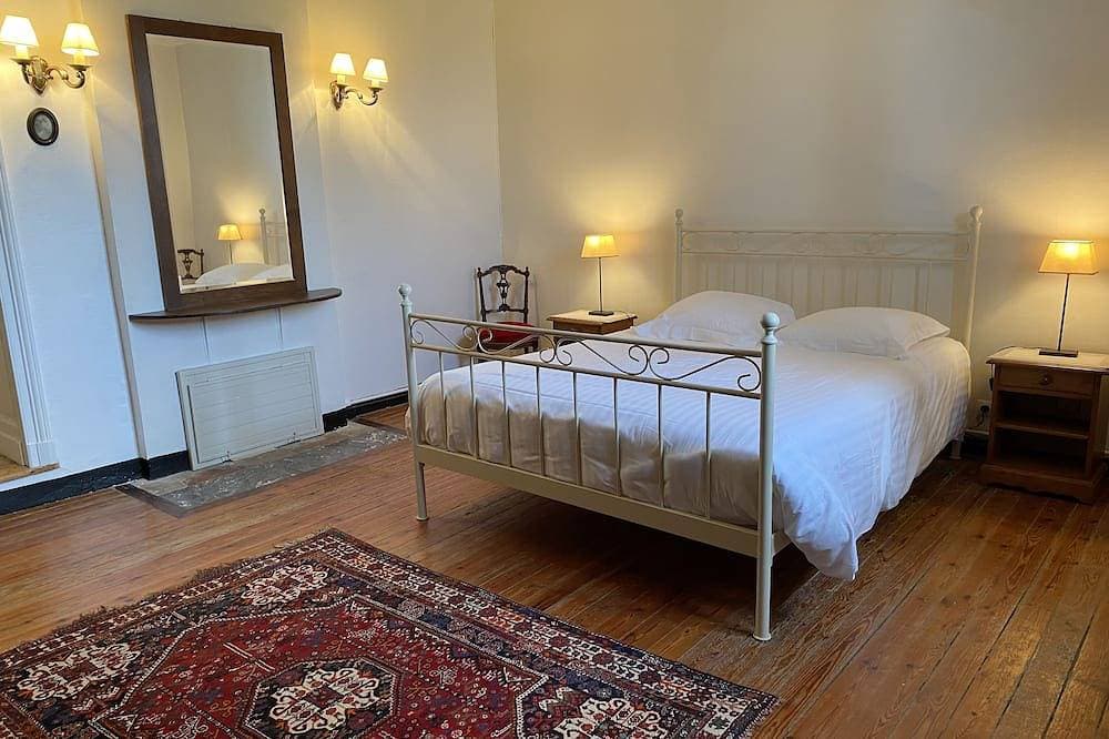 Foto 4 von 30: Einfamilienhaus in einem Weingut in Bordeaux mit Blick auf den Garten und die Weinberge