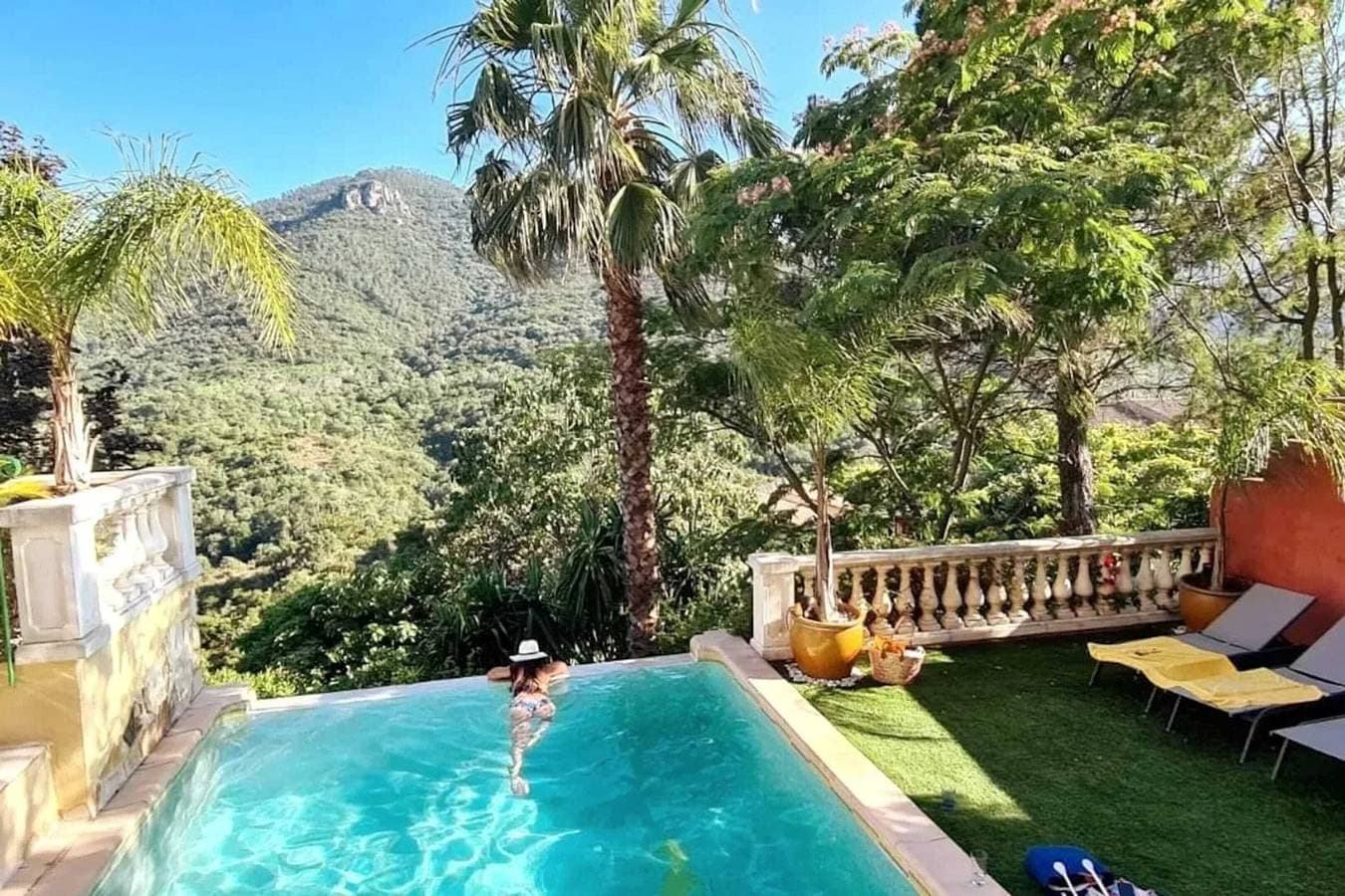 Freundliches Haus in Fréjus mit Infinity-Pool 1