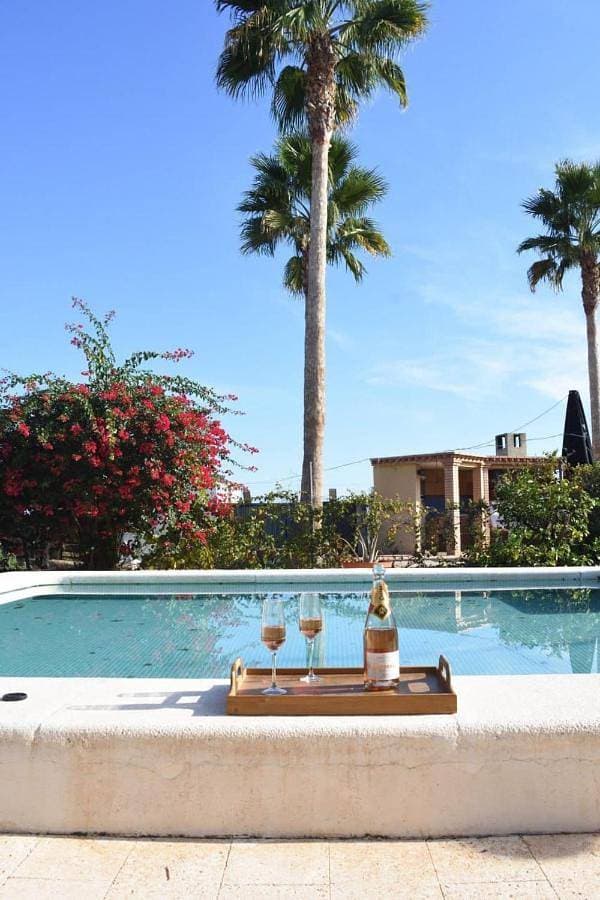 MORITZ Guest House, piscina y cerca del mar 1