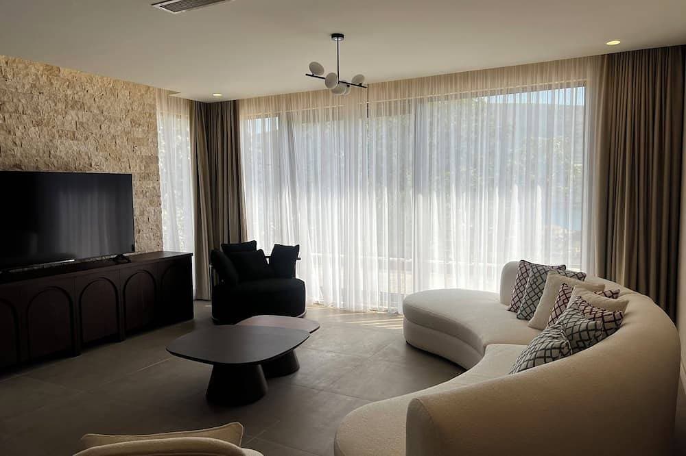 Foto 8 von 30: Stylish 4Br Villa w/ Pool near Porto Novi Beach