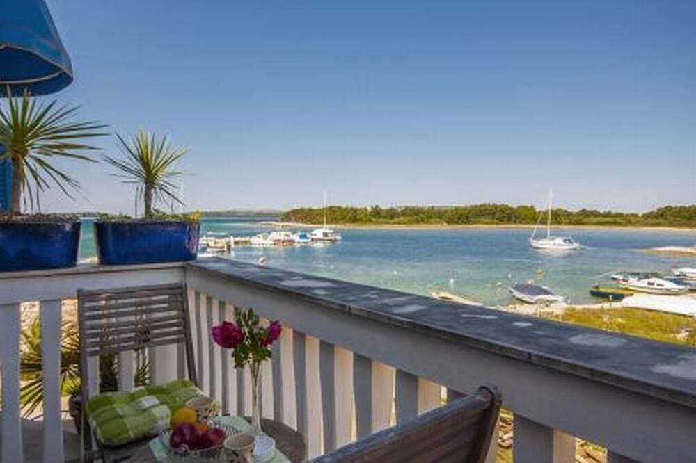 Foto 7 von 9: 1-Zimmer-Ferienwohnung am Strand Krapanj, Sibenik