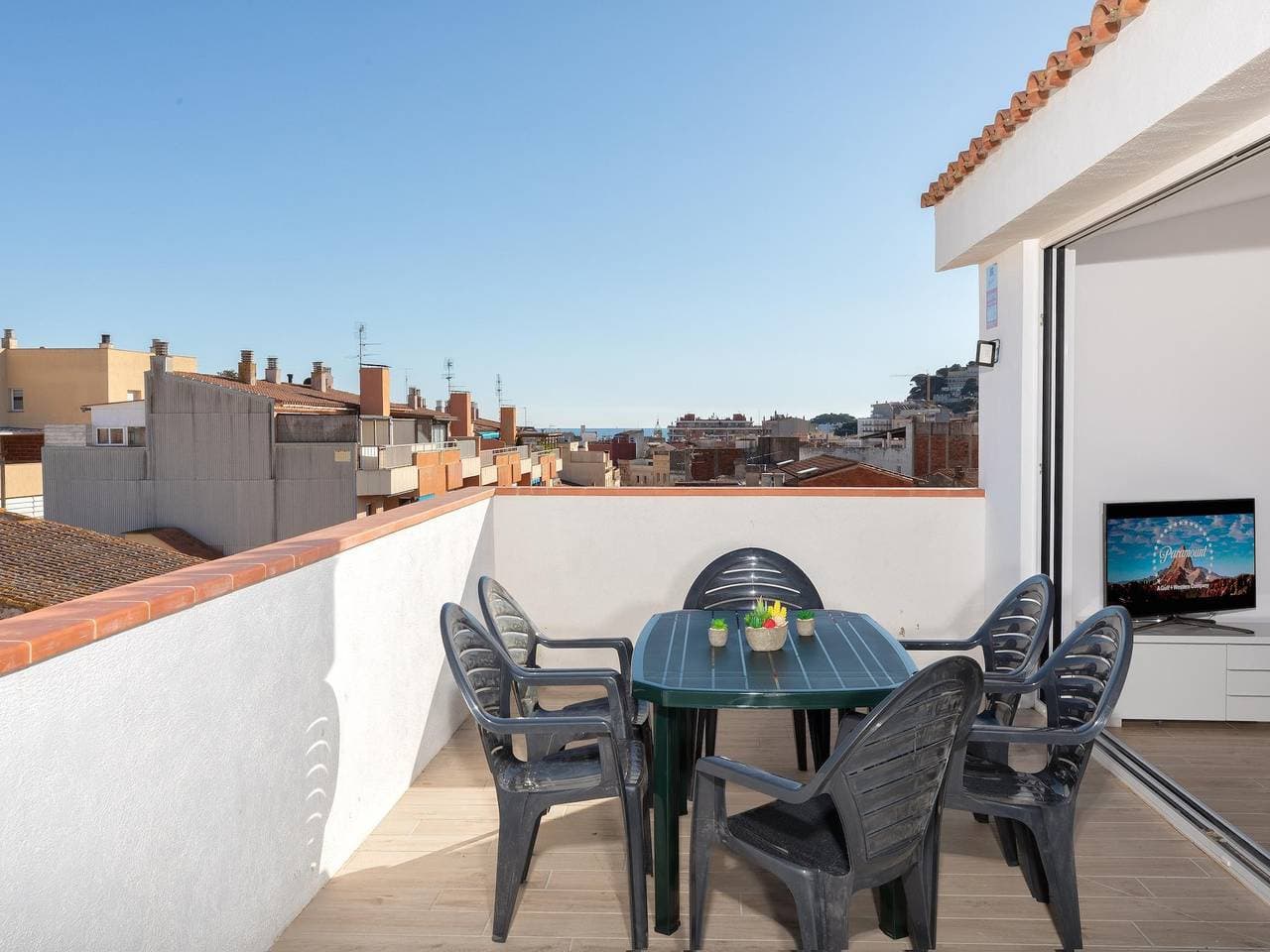 Foto 5 von 19: Ferienwohnung für 6 Personen mit Terrasse