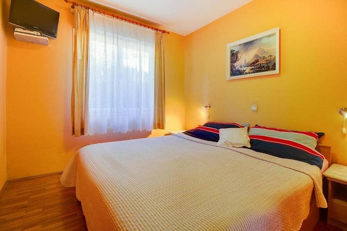 Foto 10 von 11: 2-Zimmer-Ferienwohnung mit Terrasse Mali Losinj -a