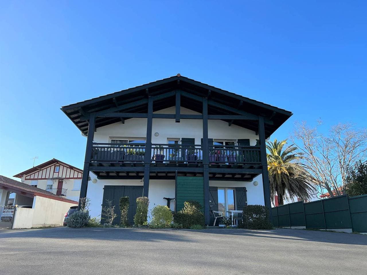 Komfortable T1-Wohnung mit Terrasse, Parkplatz, in der Nähe der Therme 1