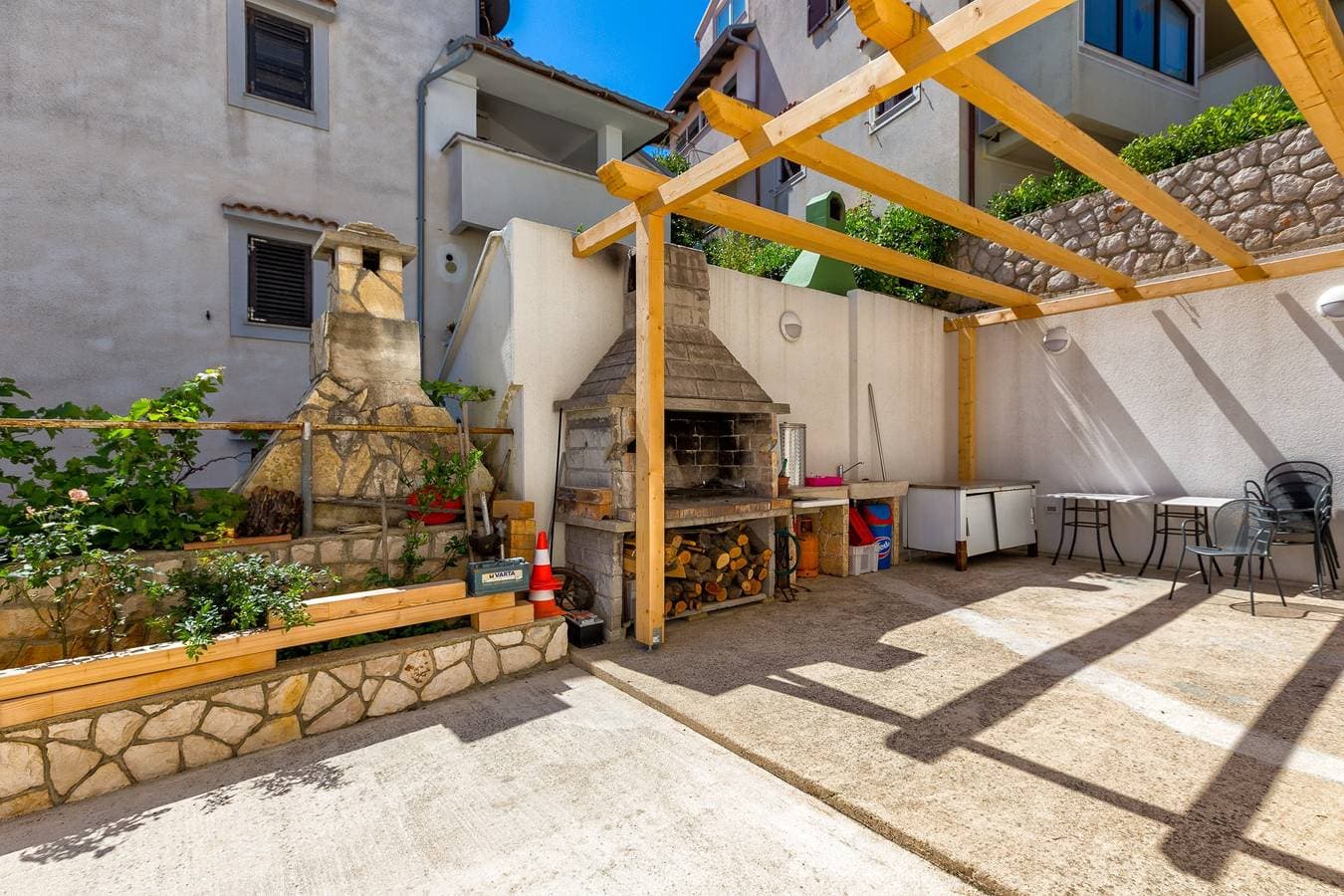 Foto 6 von 19: 1-Zimmer-Ferienwohnung mit Terrasse und Meerblick Mali Losinj, Losinj -a